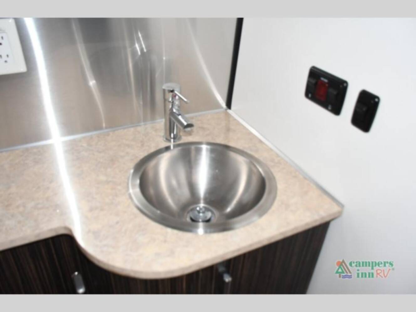 A photo of this 2014 Airstream International Signature 27FB