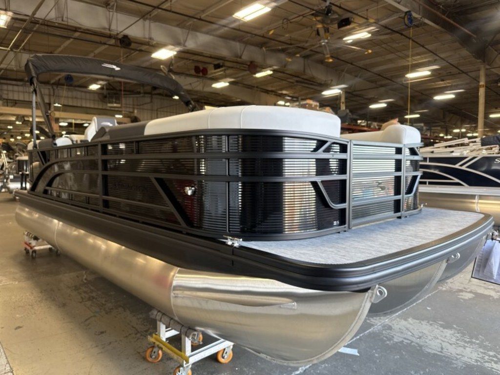 2027 Bennington S-One Quad Bench 22 S1SR Tritoon in rochester MN