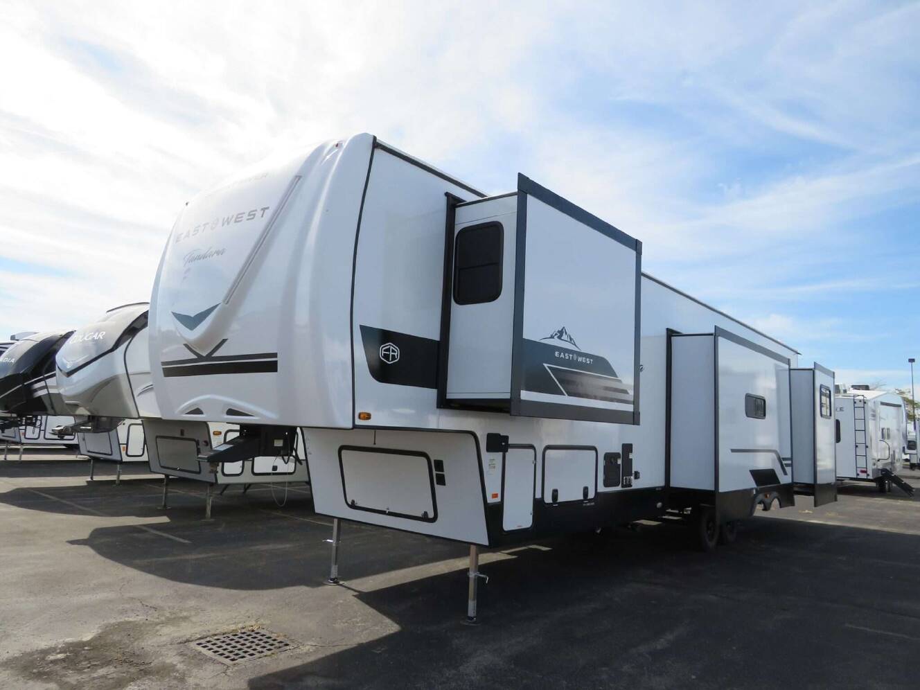 A photo of this 2026 East To West TANDARA 387BH