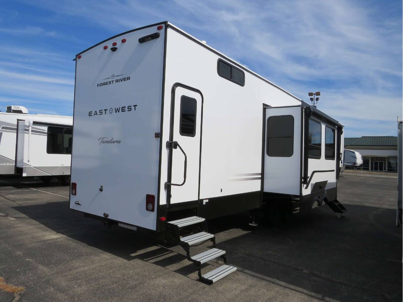 A photo of this 2026 East To West TANDARA 387BH