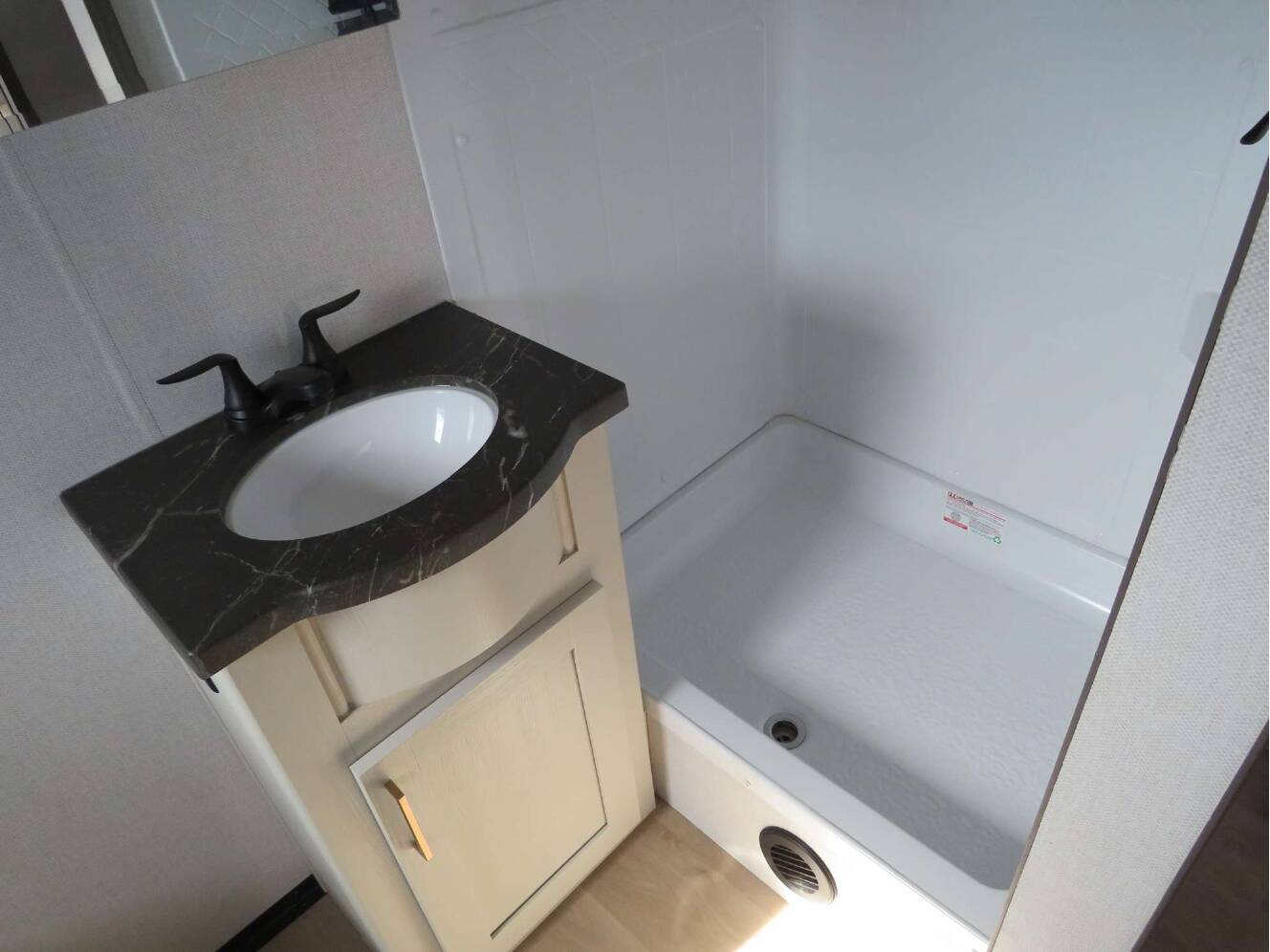 A photo of this 2026 East To West TANDARA 387BH
