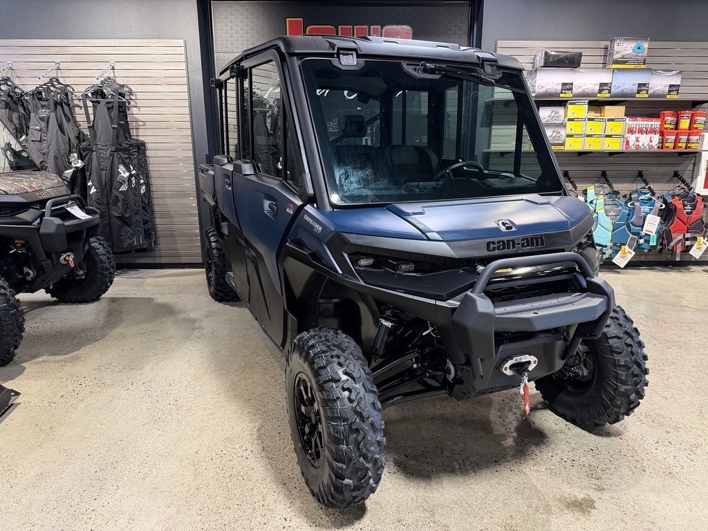 2026 Can-Am Defender MAX XT CAB HD11 in reedsburg WI