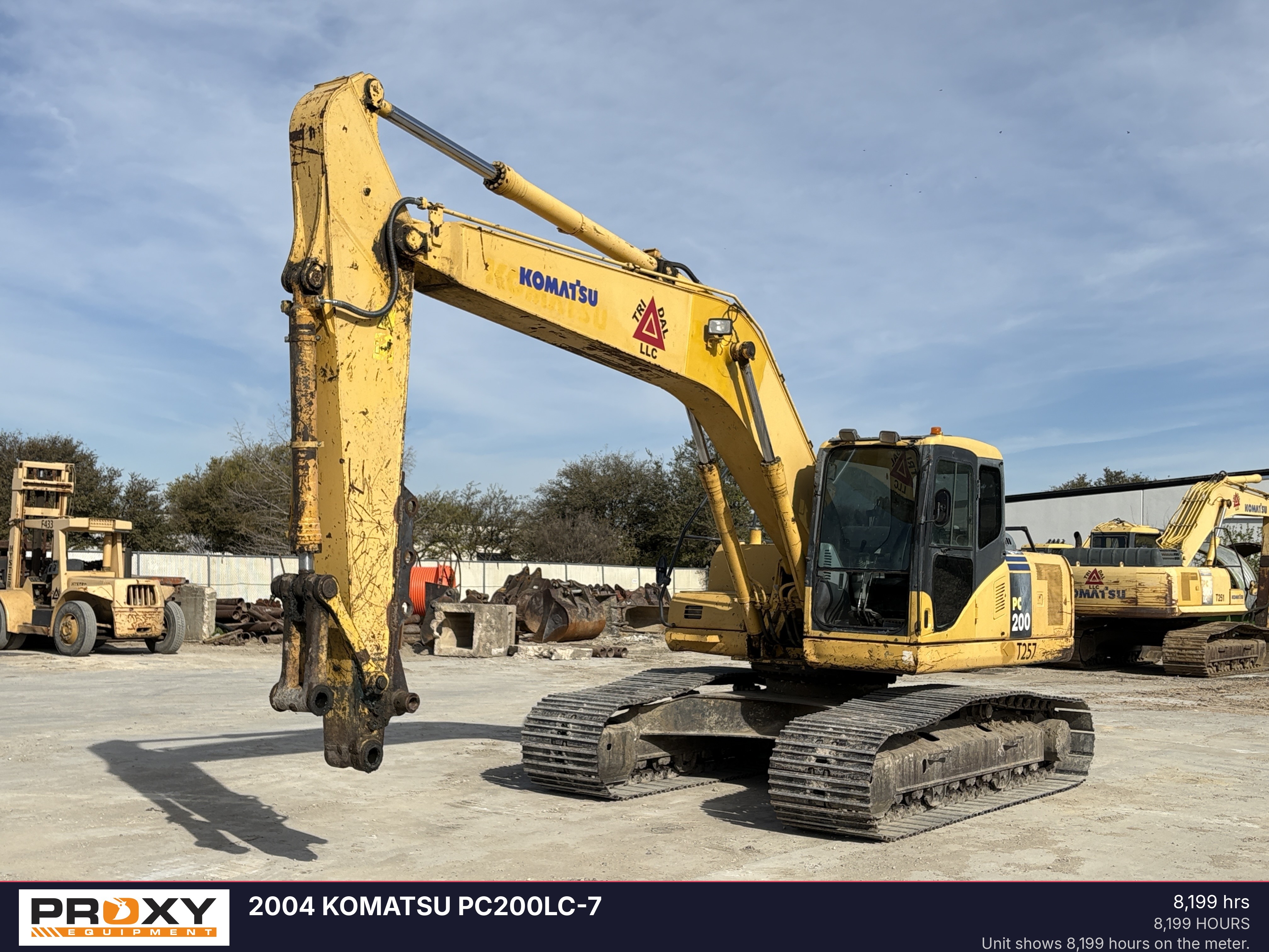 2004 KOMATSU PC200LC-7 in Fort Worth, TX