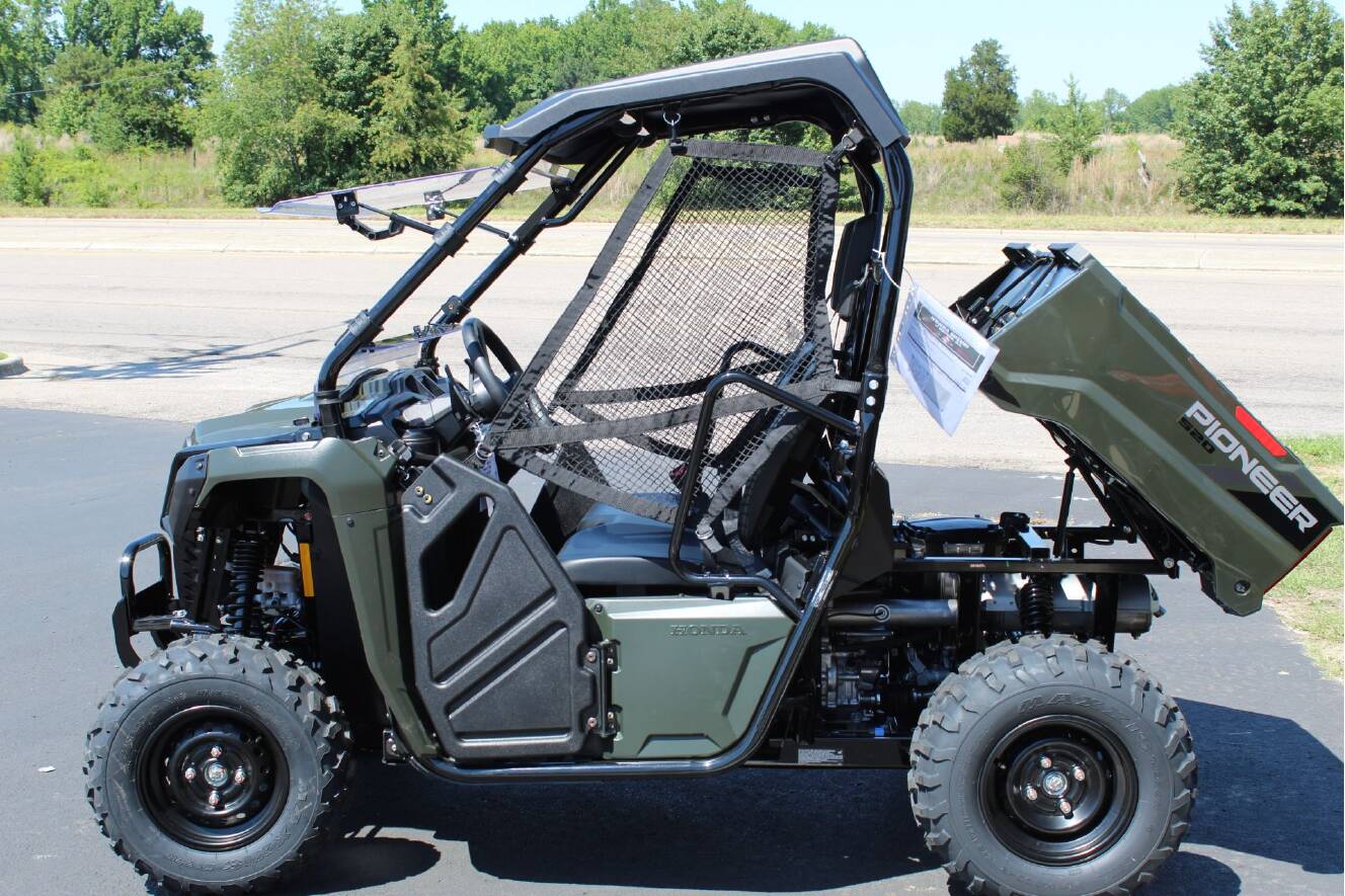 A photo of this 2026 Honda Pioneer 520