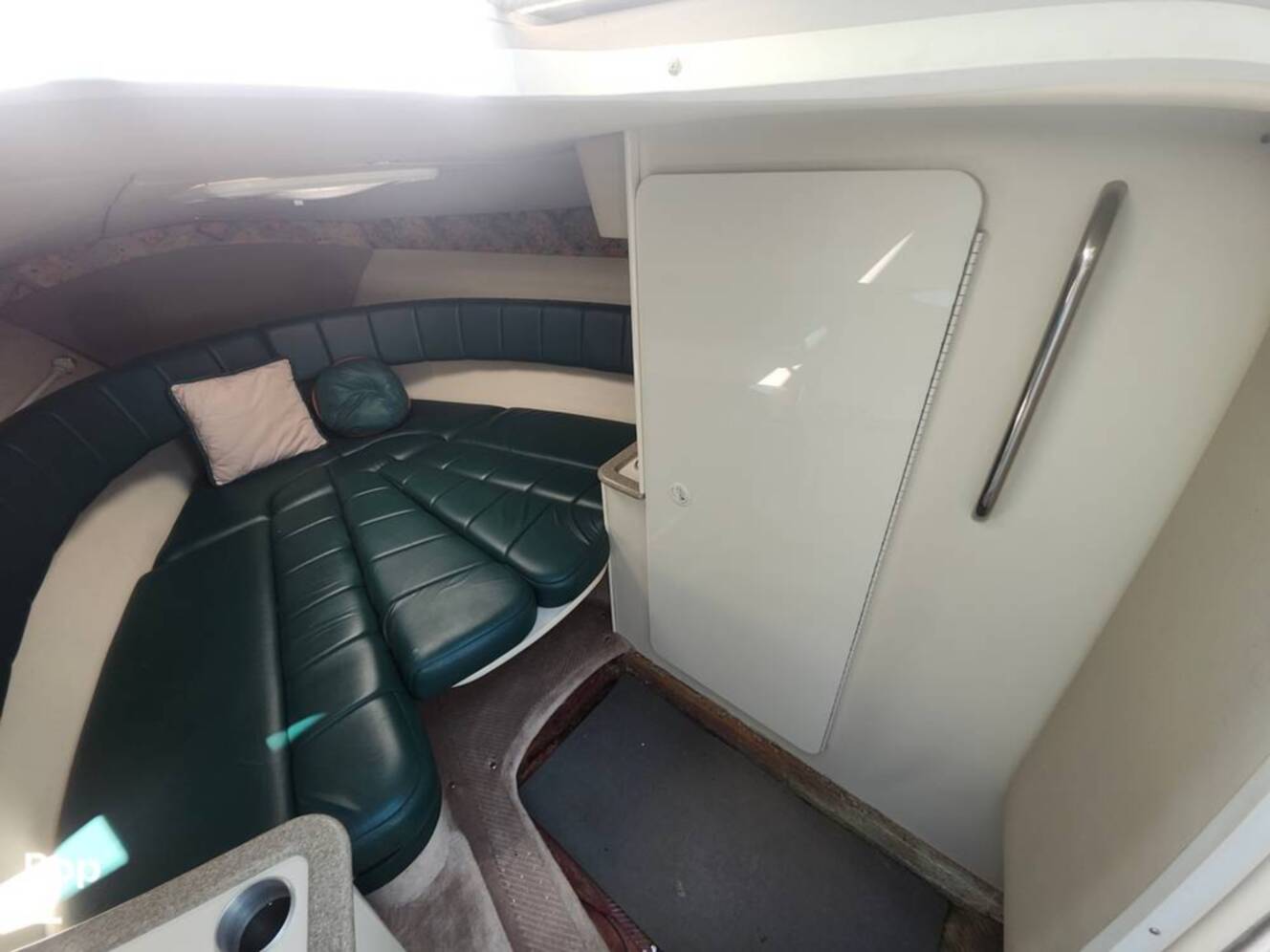 A photo of this 1999 Formula 280SS