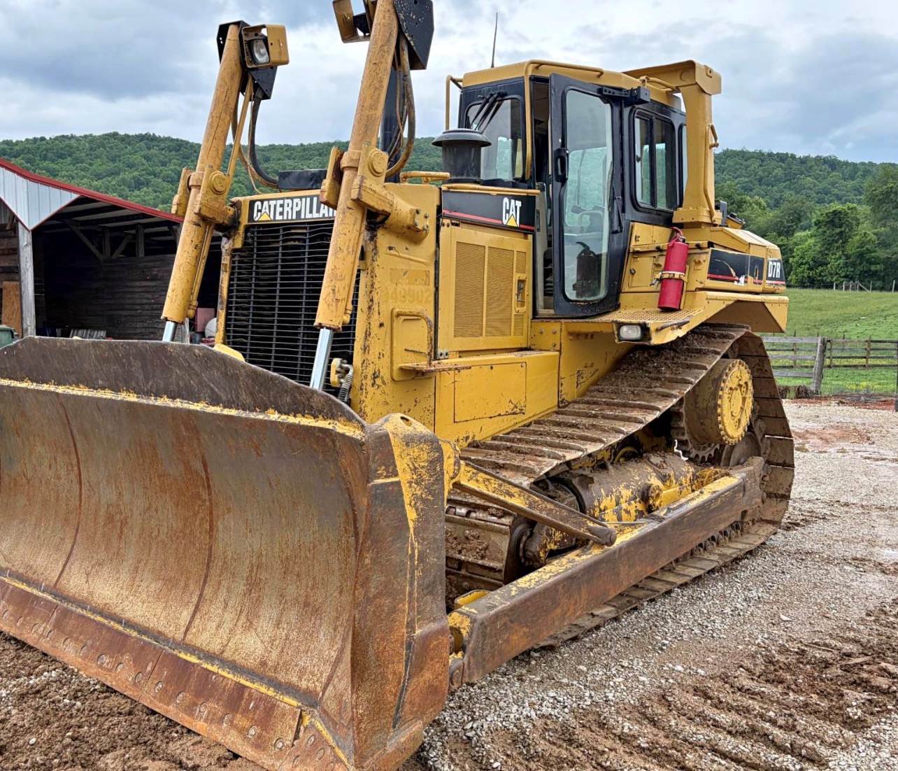 2000 Caterpillar D7R II in Wayne, MI