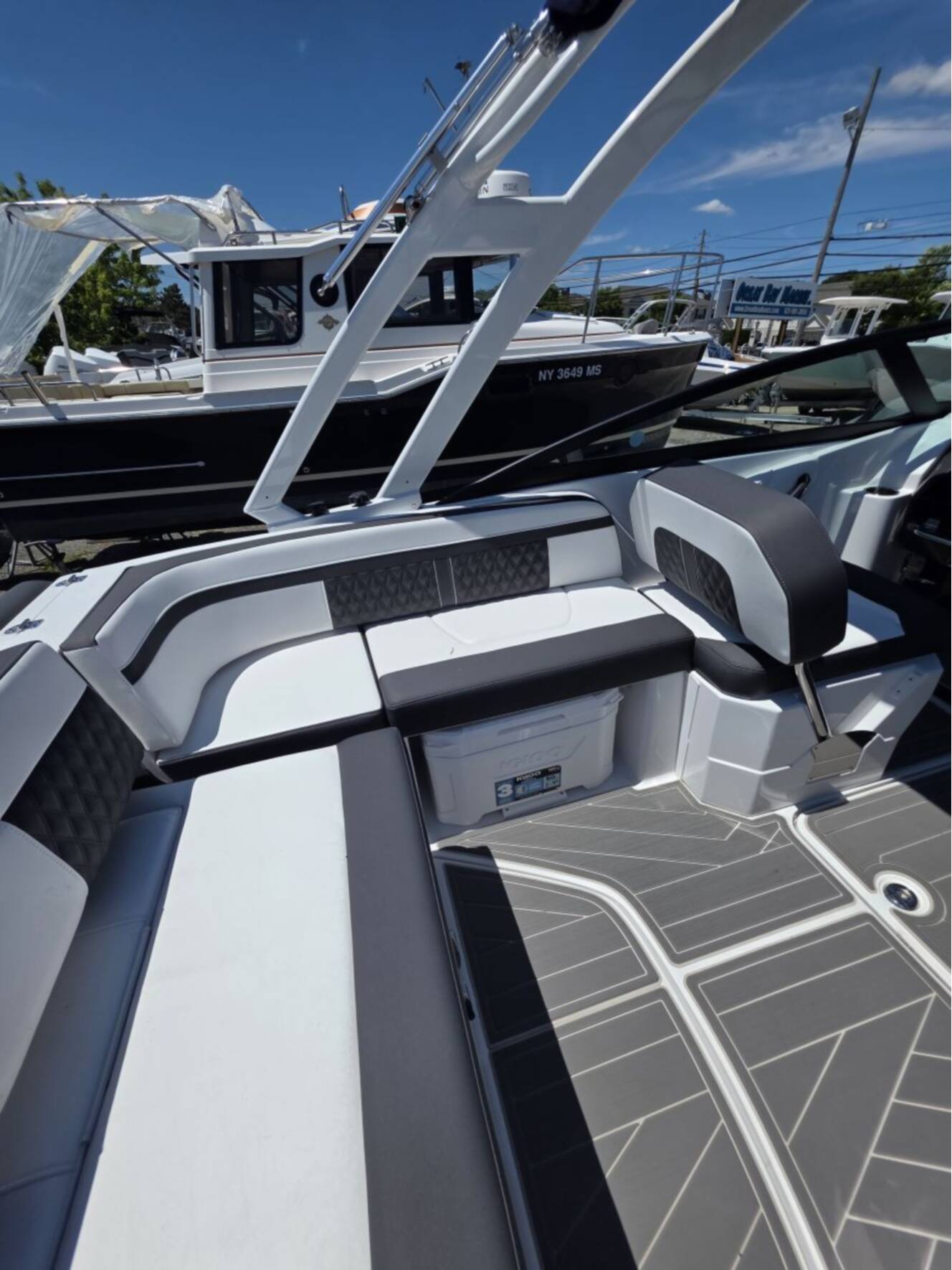 A photo of this 2026 Monterey M45