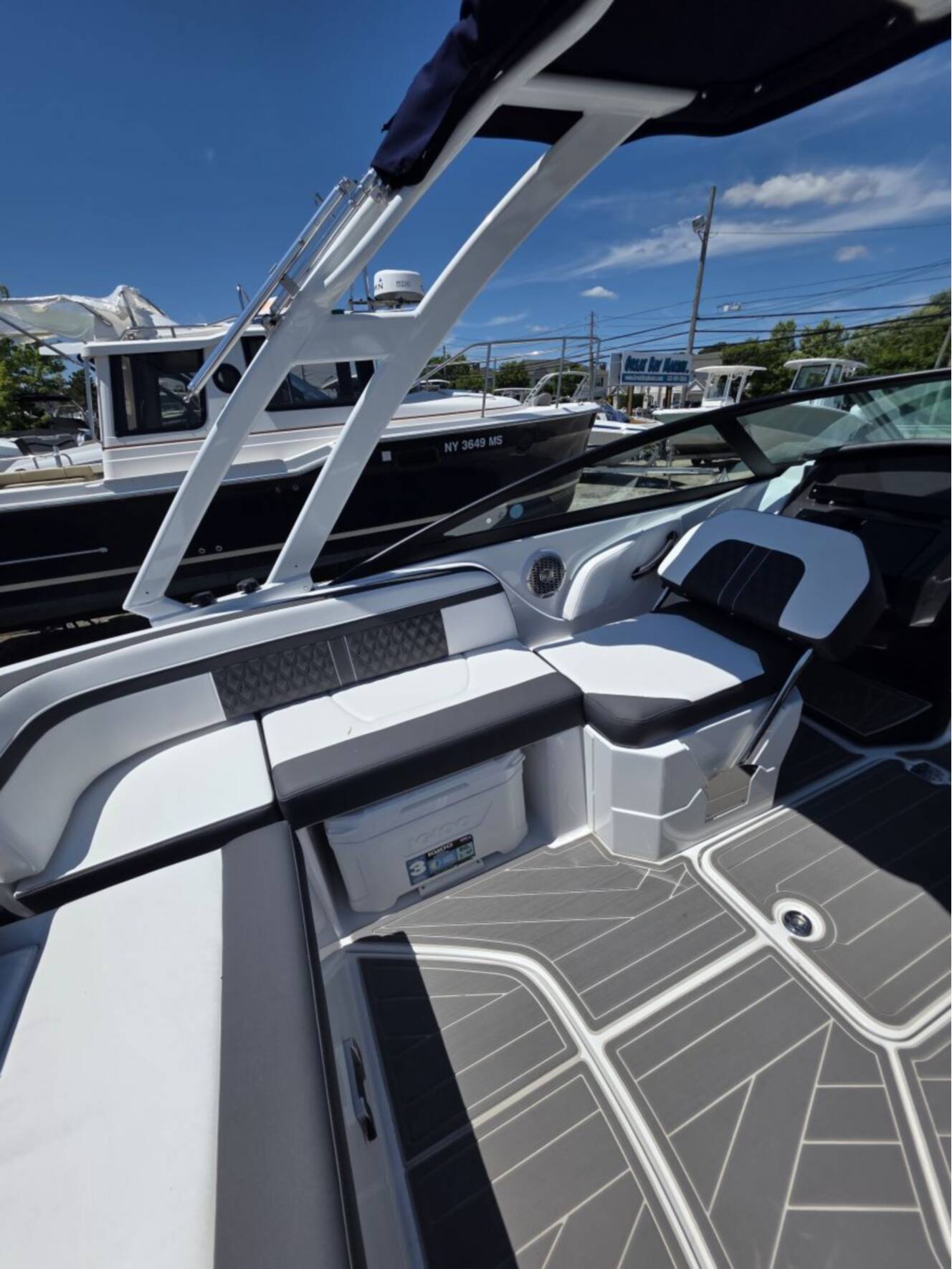 A photo of this 2026 Monterey M45