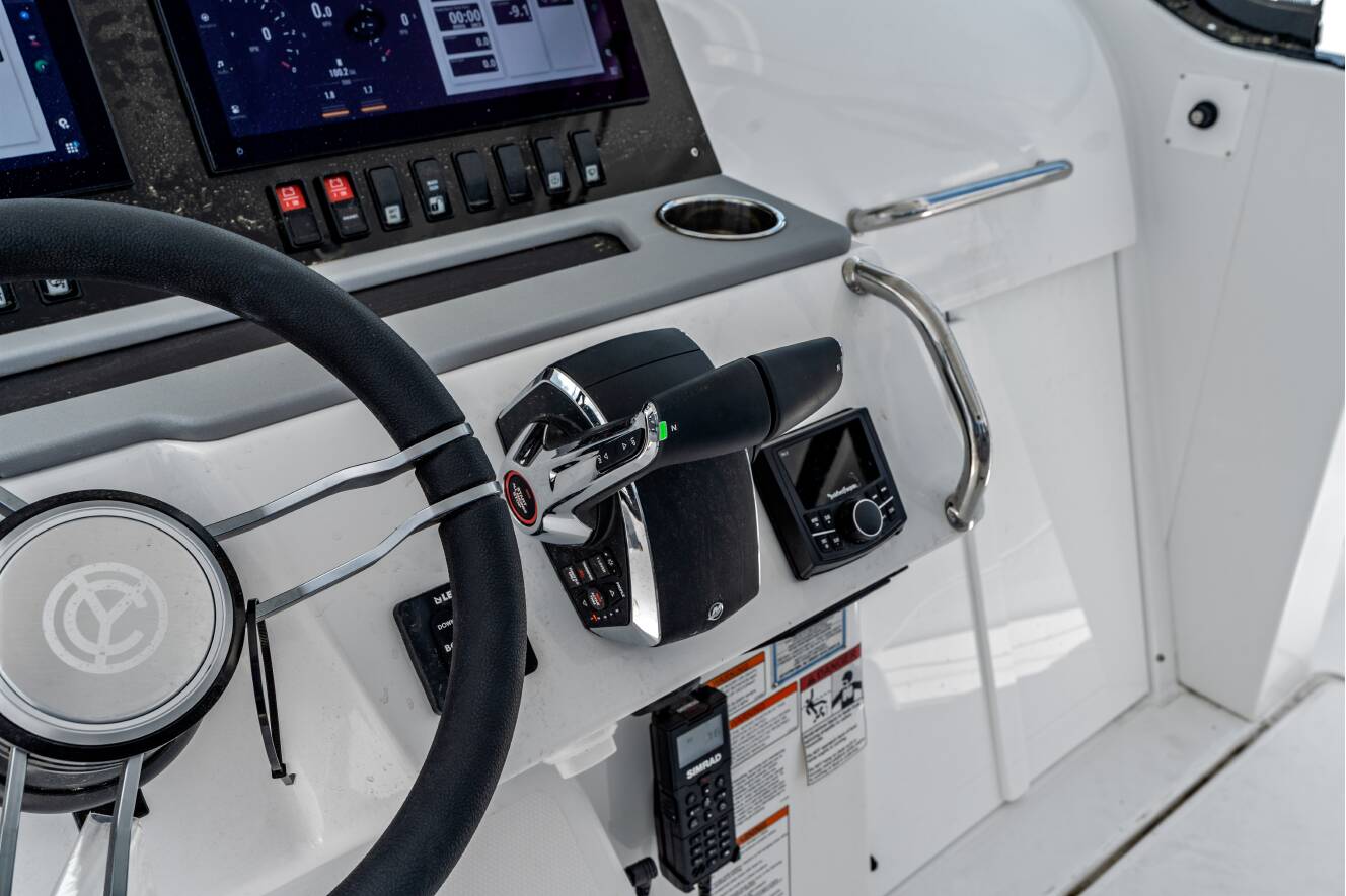 A photo of this 2026 Cruisers Yachts 38 VTR