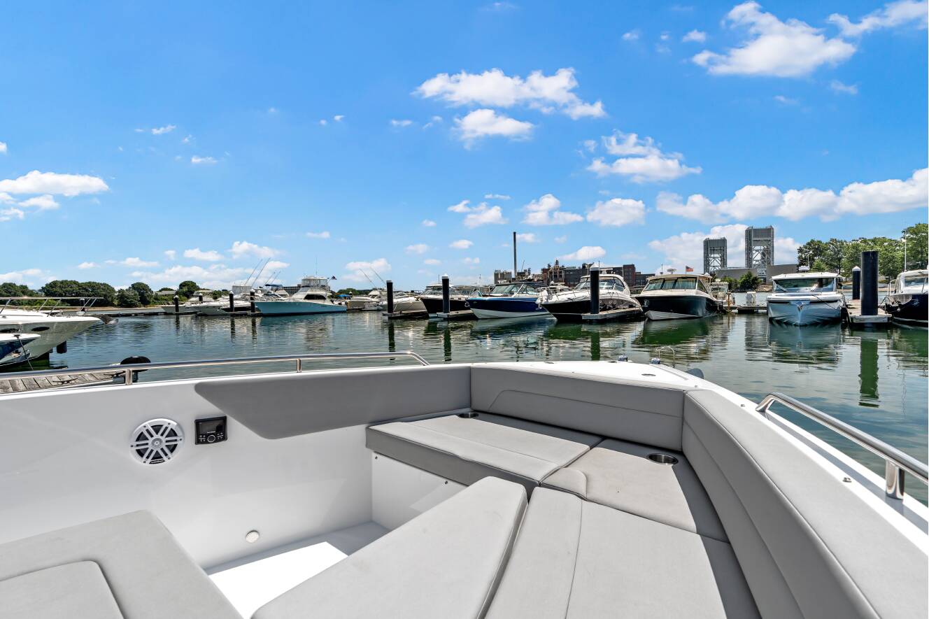 A photo of this 2026 Cruisers Yachts 38 VTR