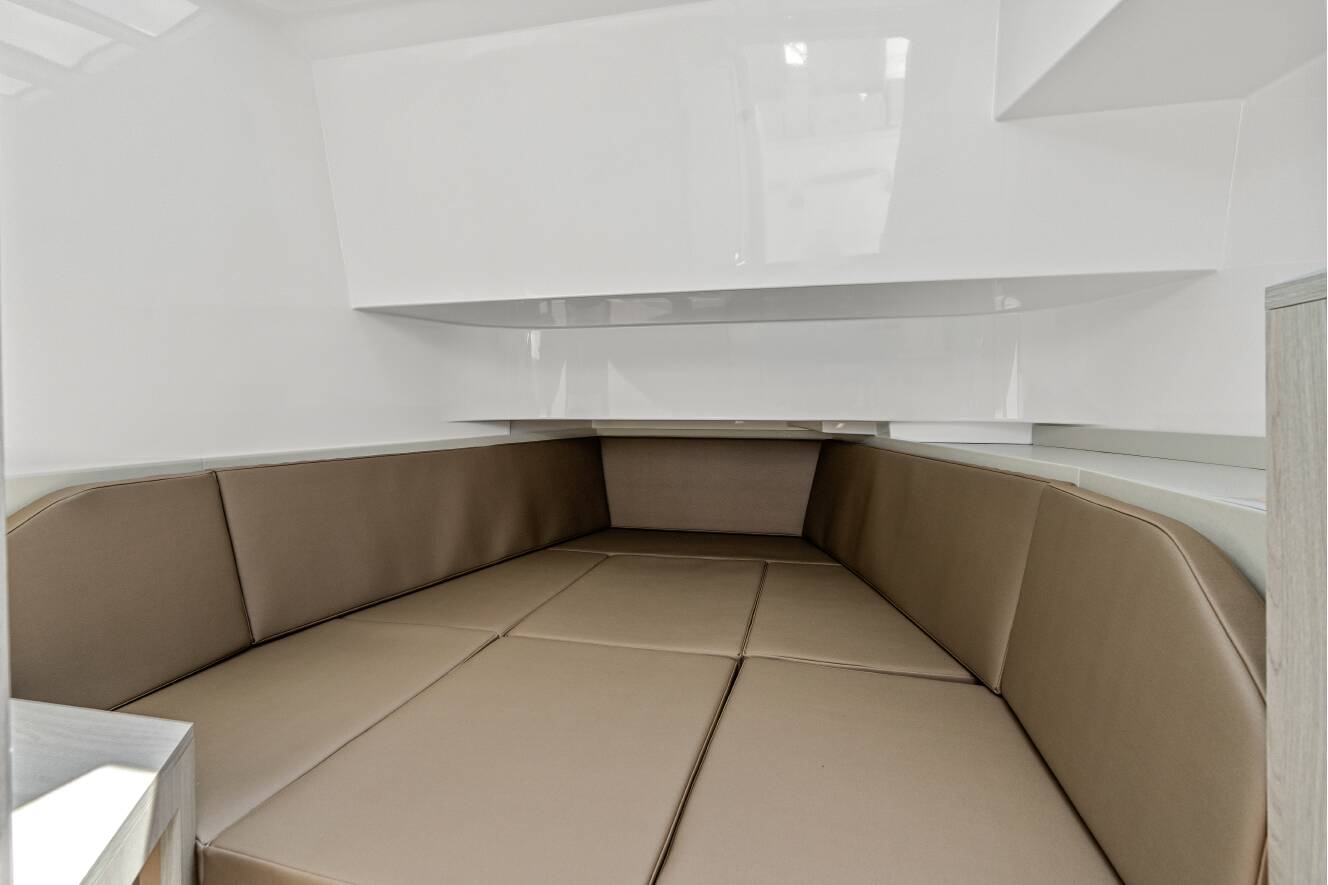 A photo of this 2026 Cruisers Yachts 38 VTR
