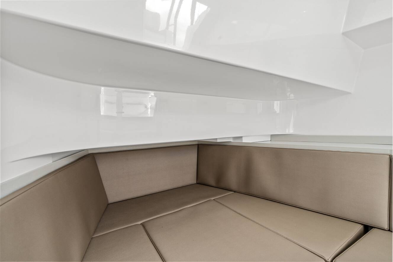 A photo of this 2026 Cruisers Yachts 38 VTR