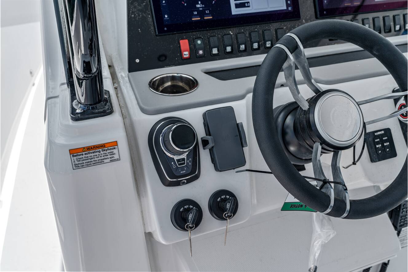 A photo of this 2026 Cruisers Yachts 38 VTR
