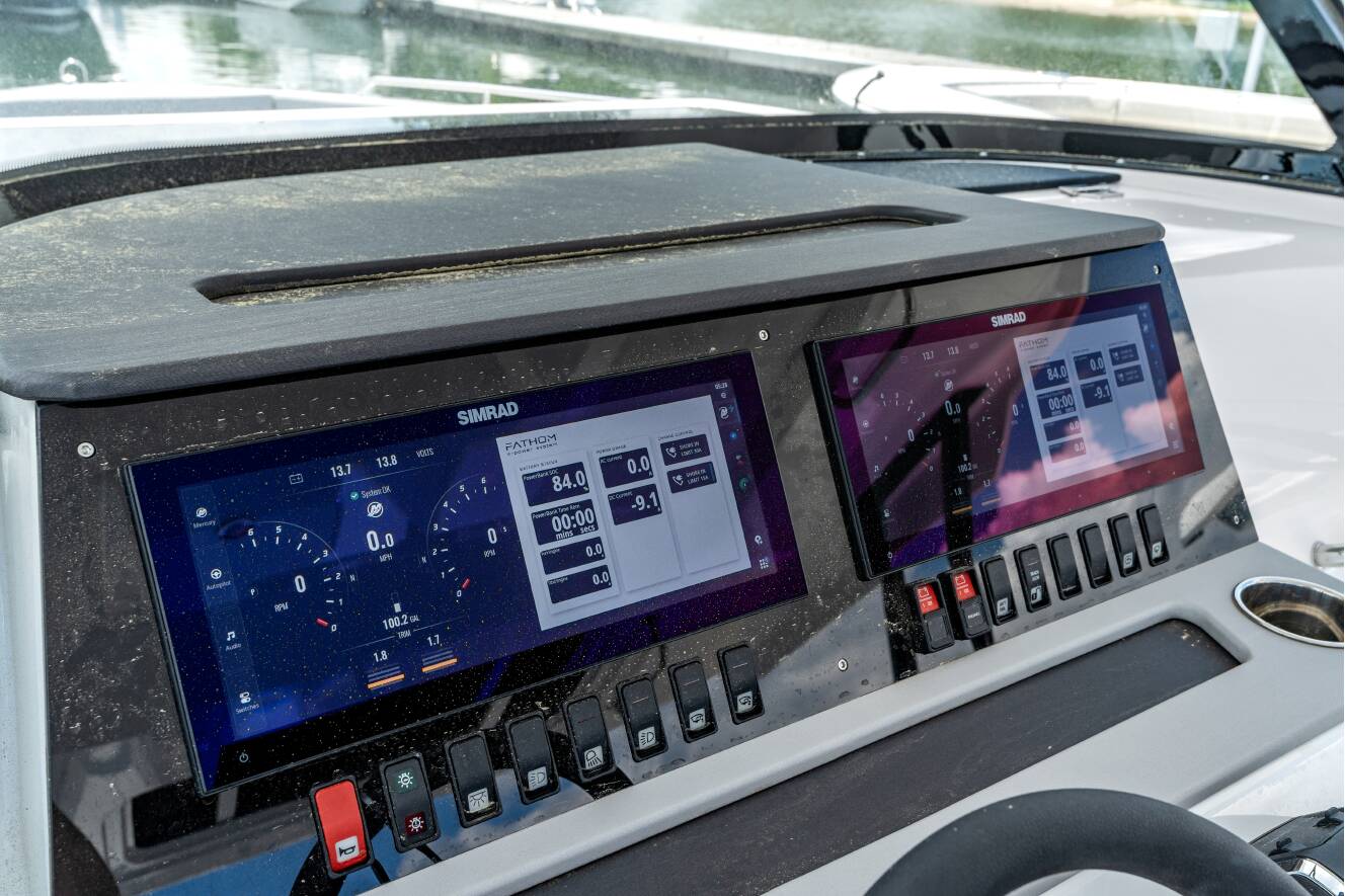 A photo of this 2026 Cruisers Yachts 38 VTR