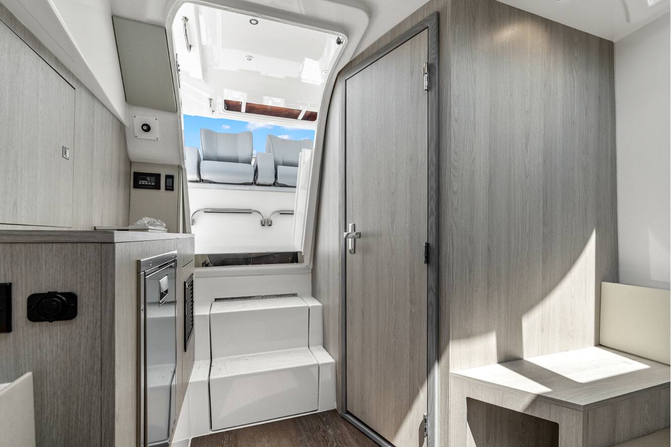 A photo of this 2026 Cruisers Yachts 38 VTR
