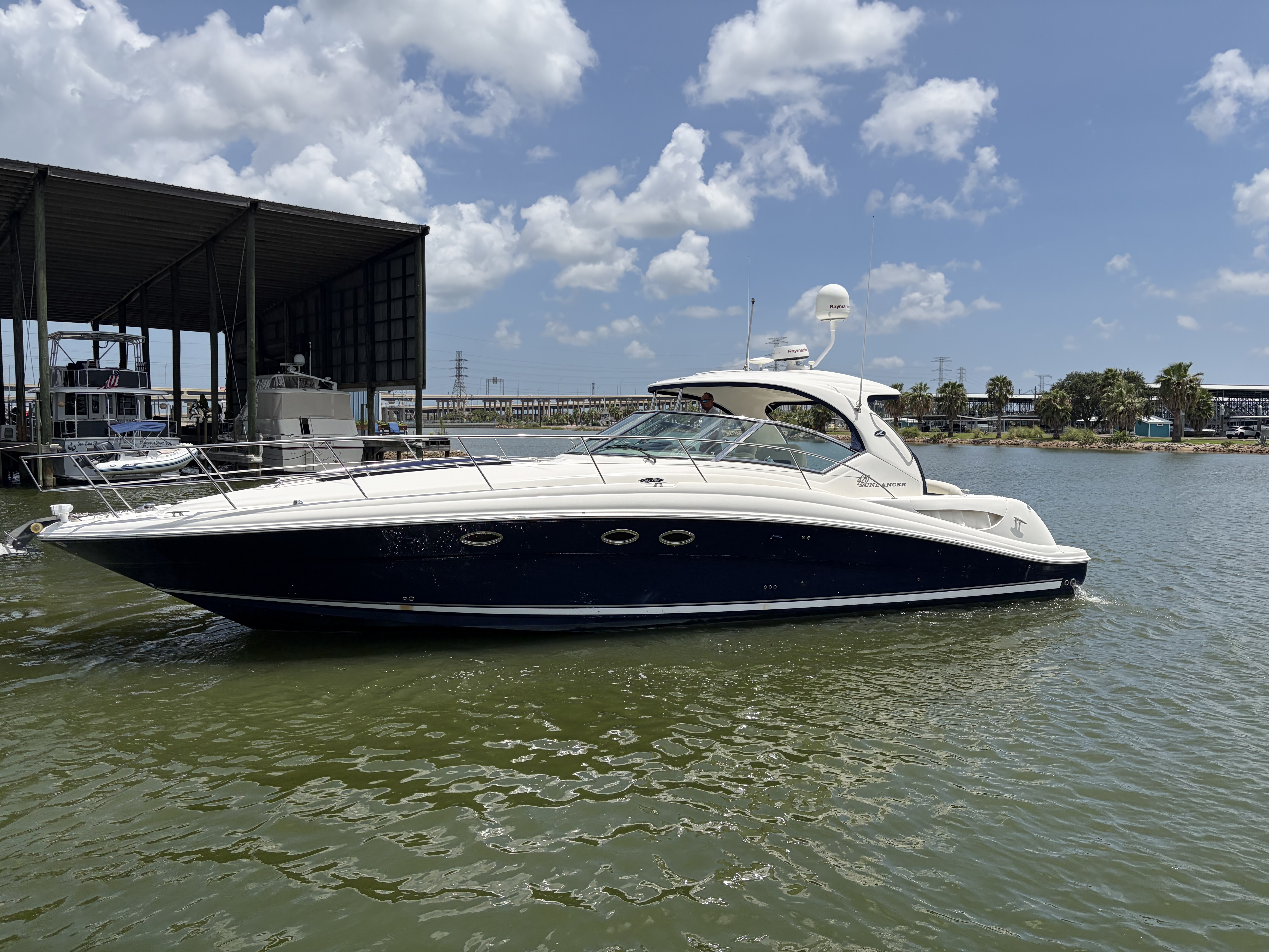 2005 Sea Ray 420 SUNDANCER in seabrook TX