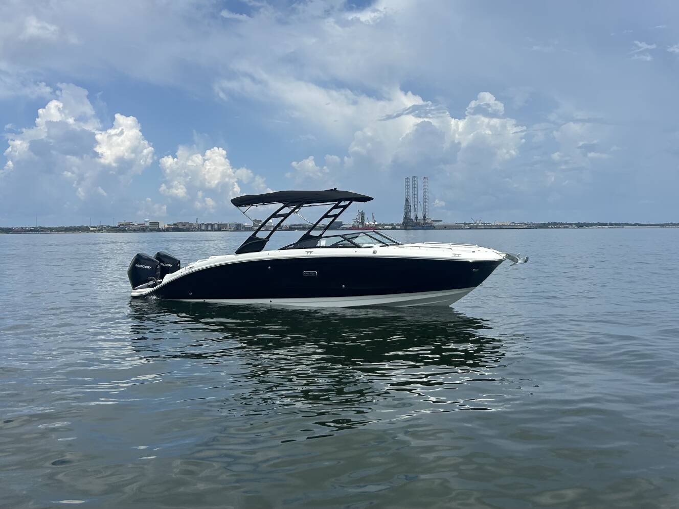 A photo of this 2027 Sea Ray SDX 290 Outboard