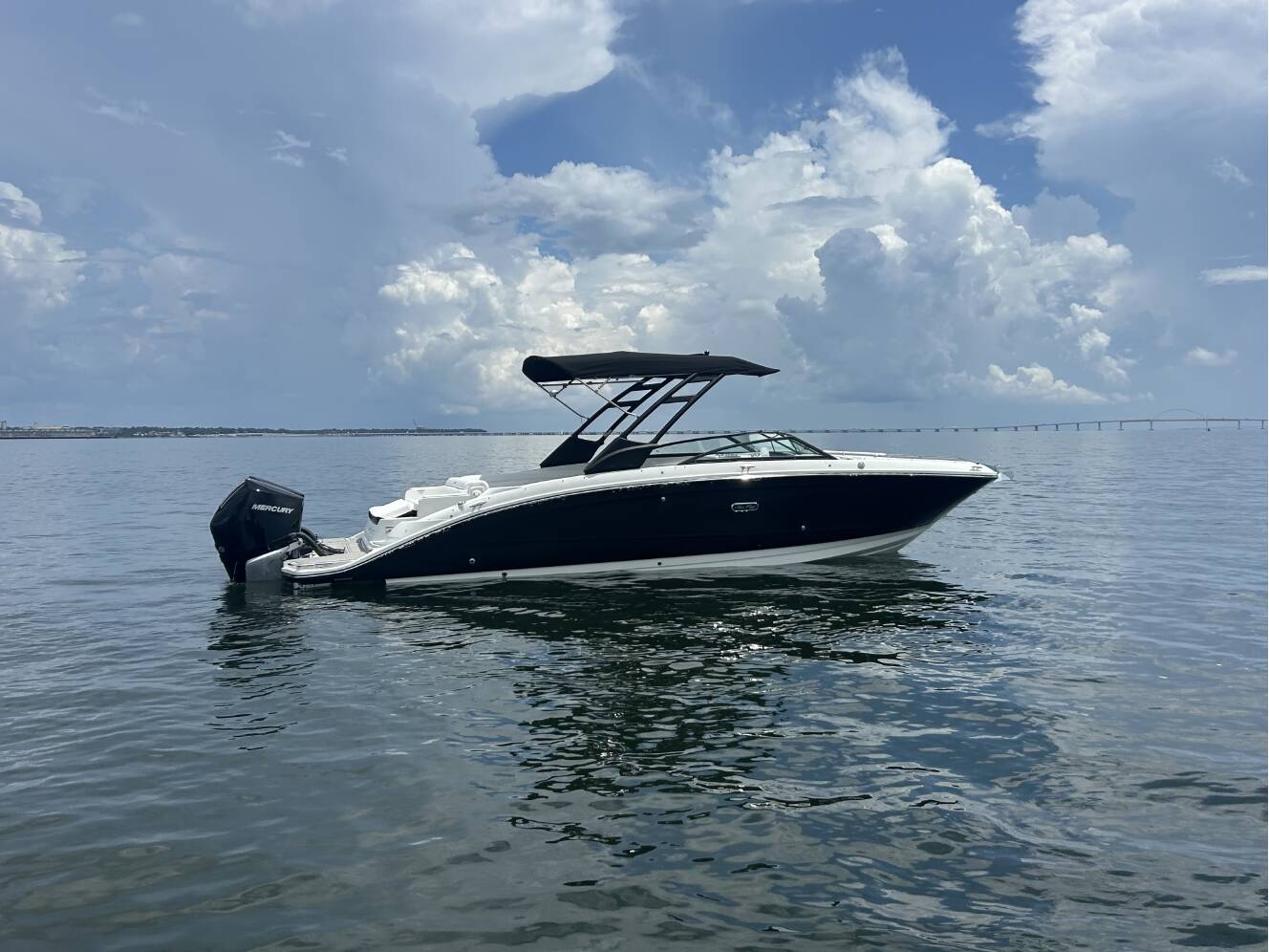 A photo of this 2027 Sea Ray SDX 290 Outboard