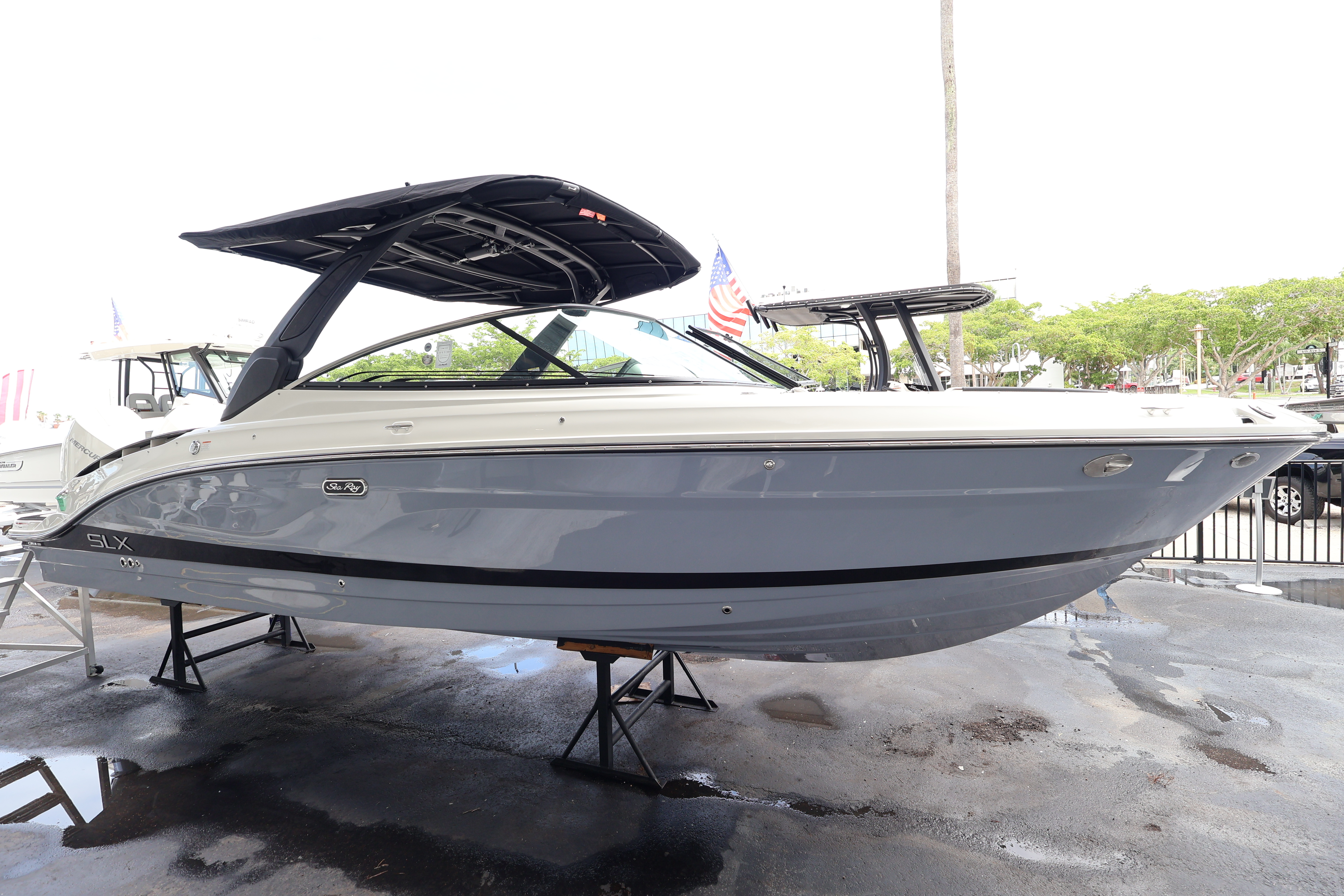 2027 Sea Ray SLX 280 Outboard W 230 in naples FL