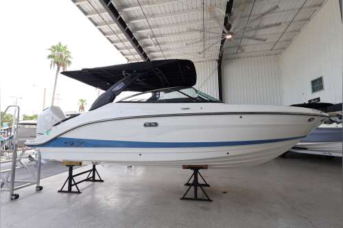 2027 Sea Ray SLX 260 Outboard W 230 in naples FL
