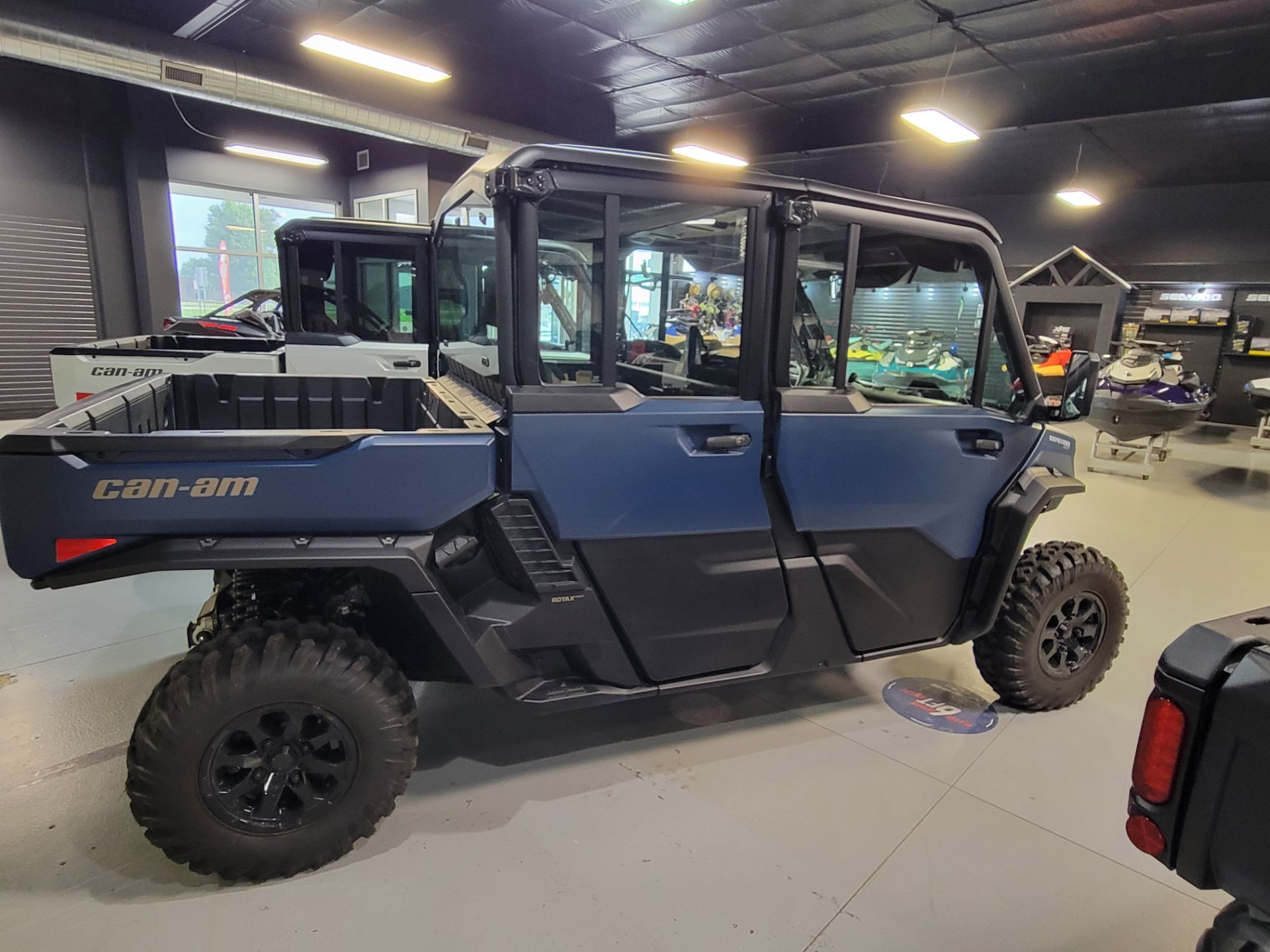 2026 Can-Am Defender MAX XT CAB HD11 in topeka KS