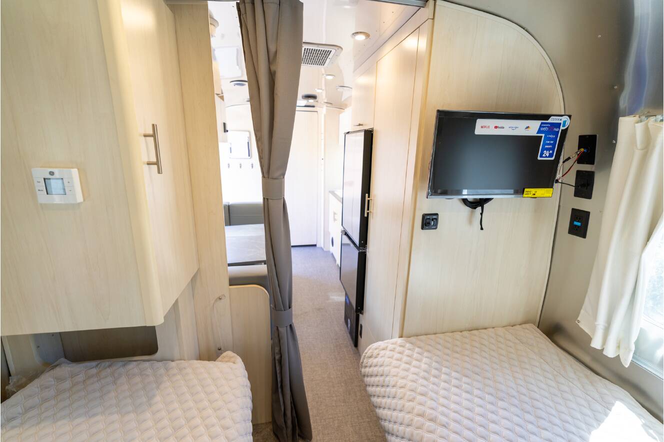 A photo of this 2025 Airstream FLYING CLOUD 23FB TWIN