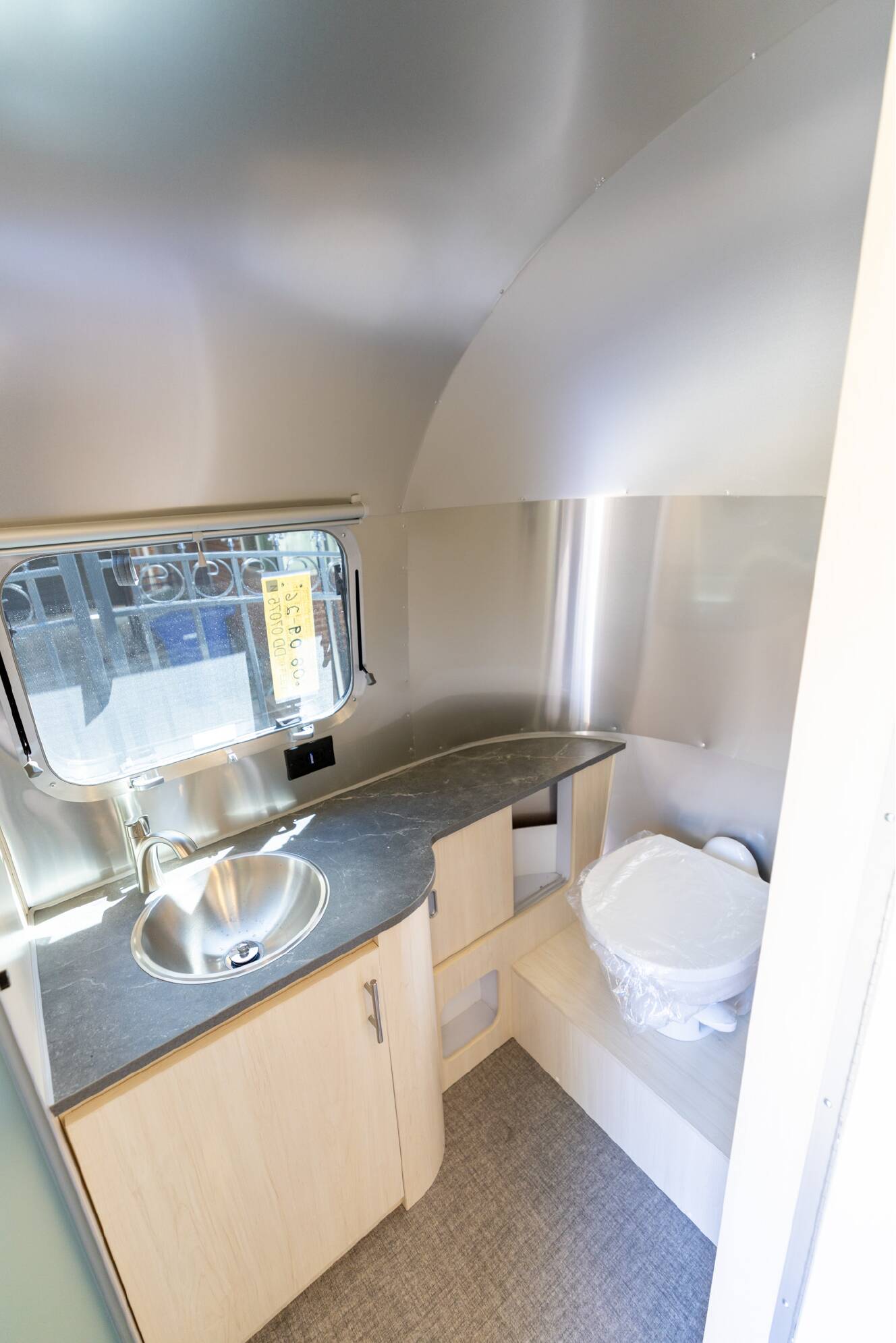 A photo of this 2025 Airstream FLYING CLOUD 23FB TWIN
