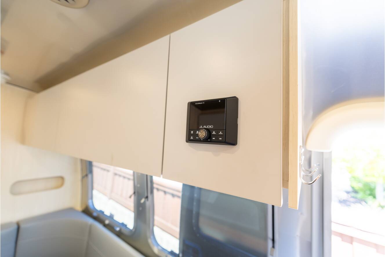 A photo of this 2025 Airstream FLYING CLOUD 23FB TWIN