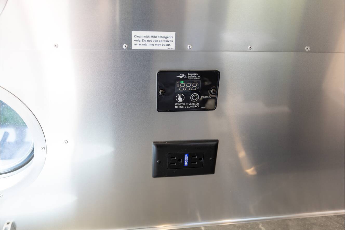 A photo of this 2025 Airstream FLYING CLOUD 23FB TWIN