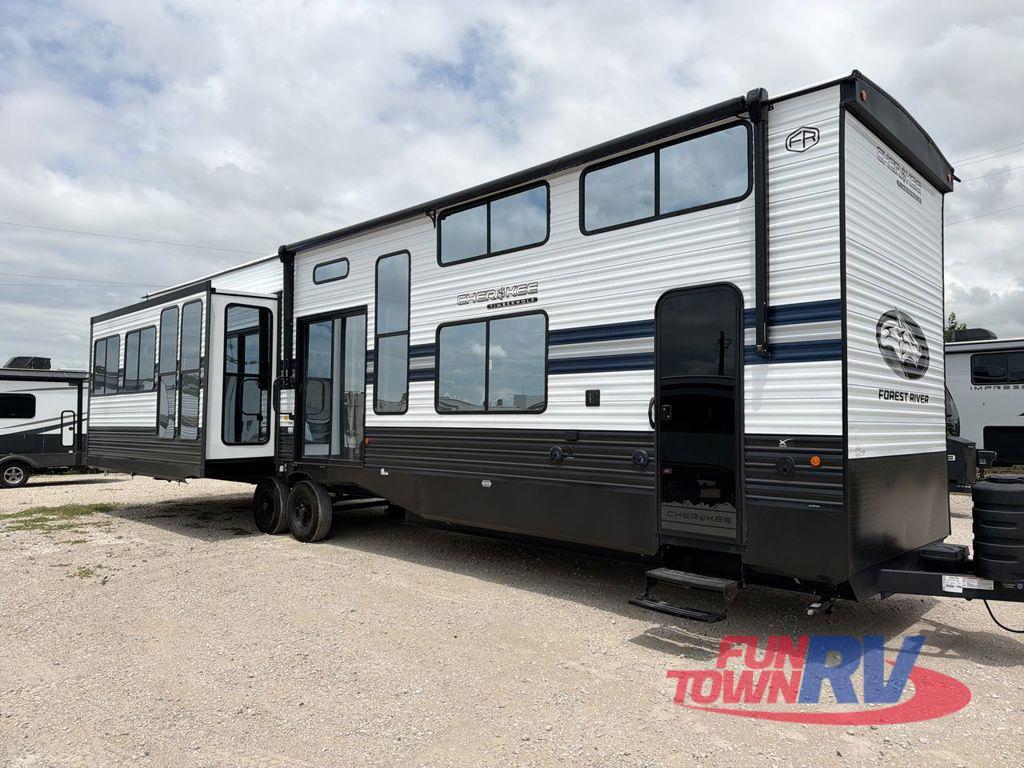 2027 Forest River Rv Cherokee Timberwolf 39JM in conroe TX