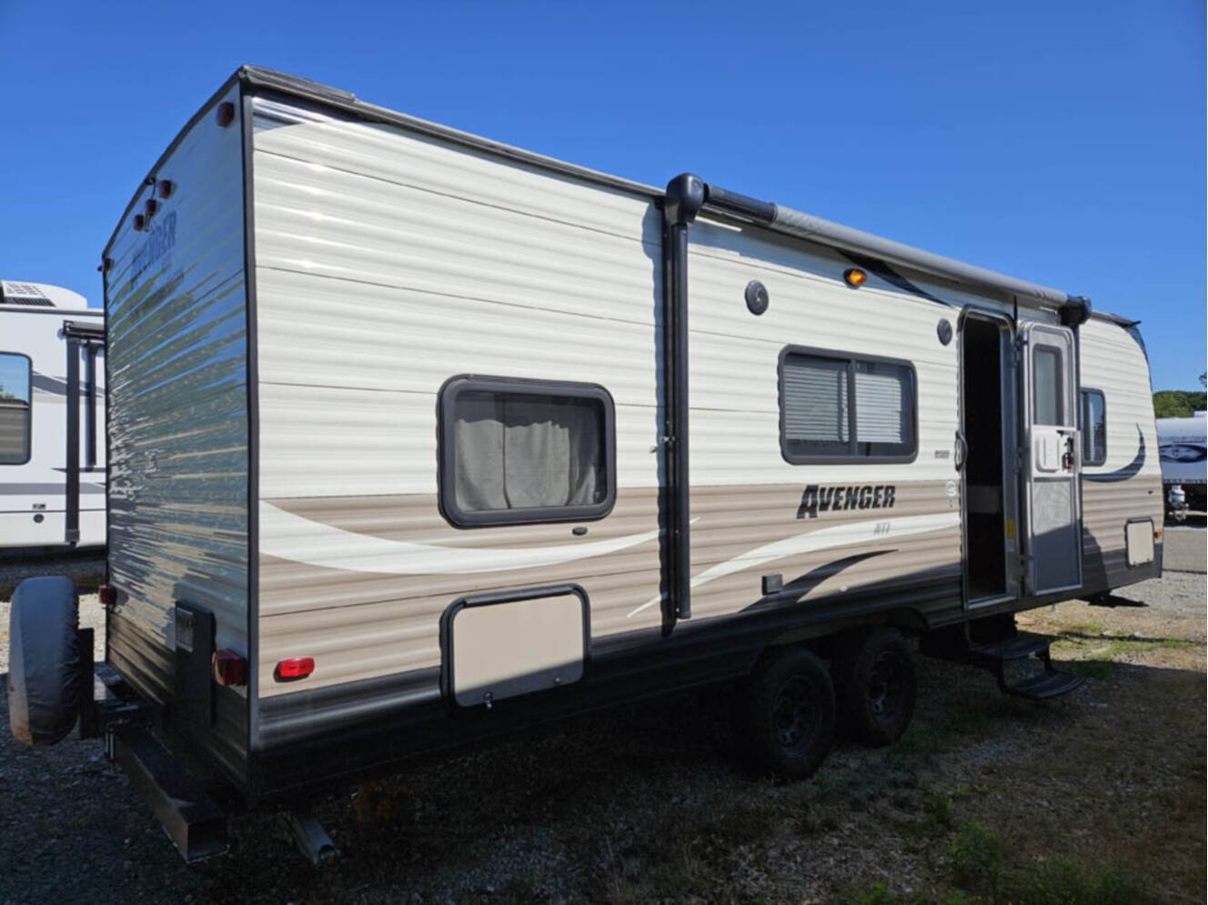 A photo of this 2016 Prime Time Avenger 26BB