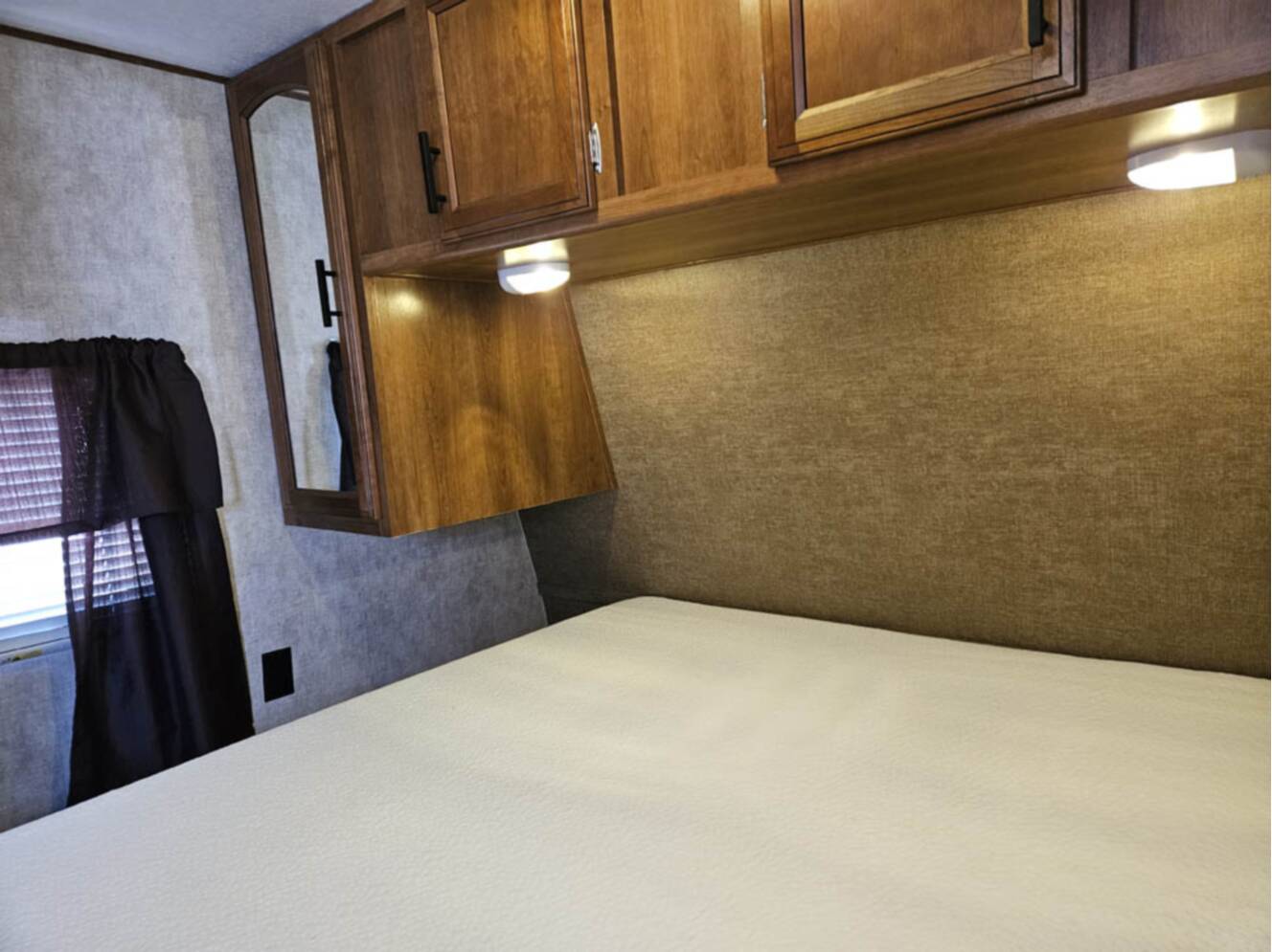 A photo of this 2016 Prime Time Avenger 26BB