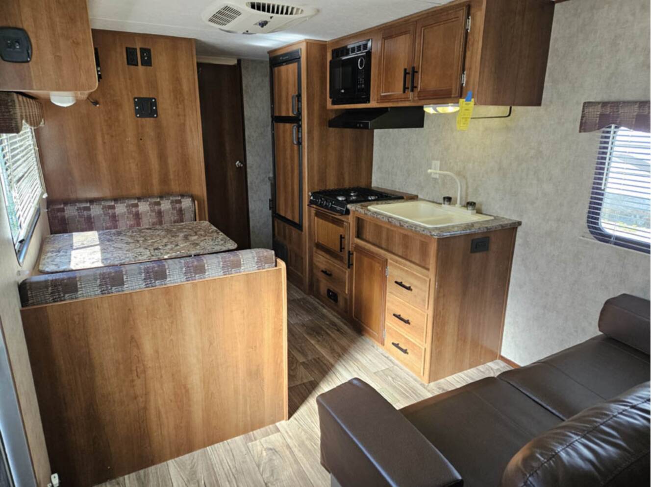 A photo of this 2016 Prime Time Avenger 26BB