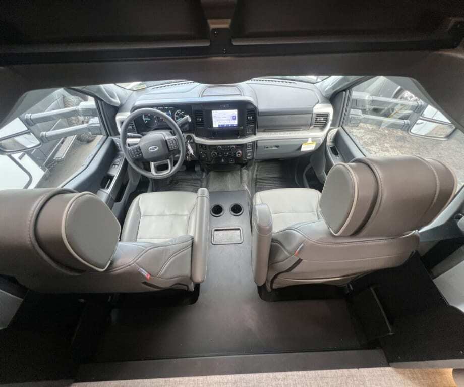 2026 Grand Design LINEAGE SERIES F 31ZW5-FBP in san diego CA