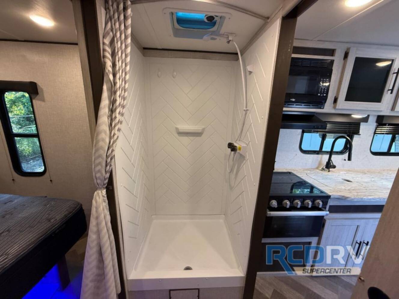 A photo of this 2024 Crossroads Rv Zinger Lite ZR259FL