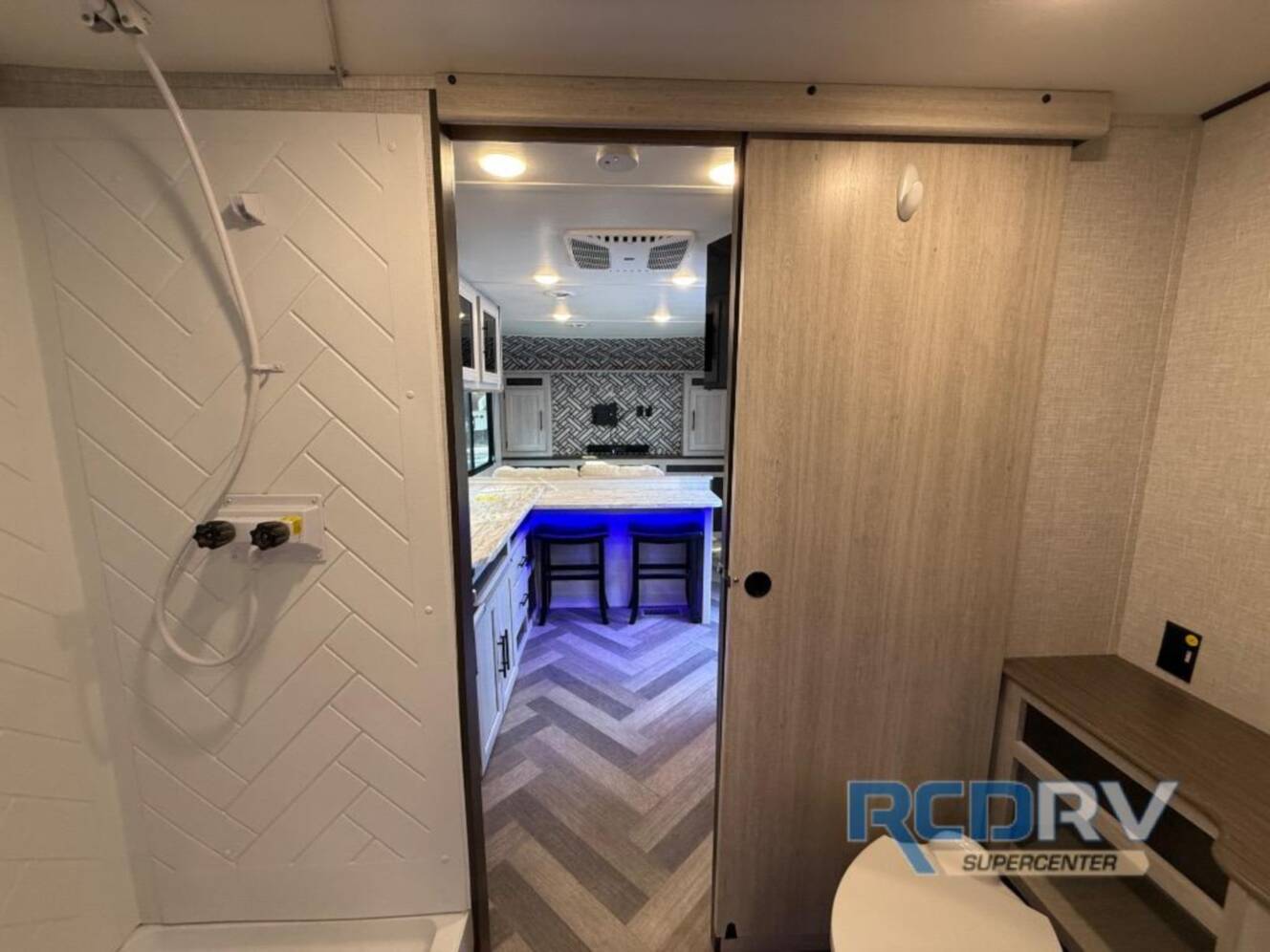 A photo of this 2024 Crossroads Rv Zinger Lite ZR259FL