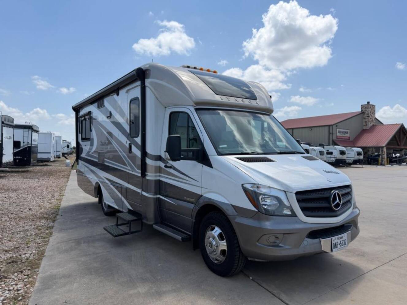 A photo of this 2015 Itasca Navion 24V