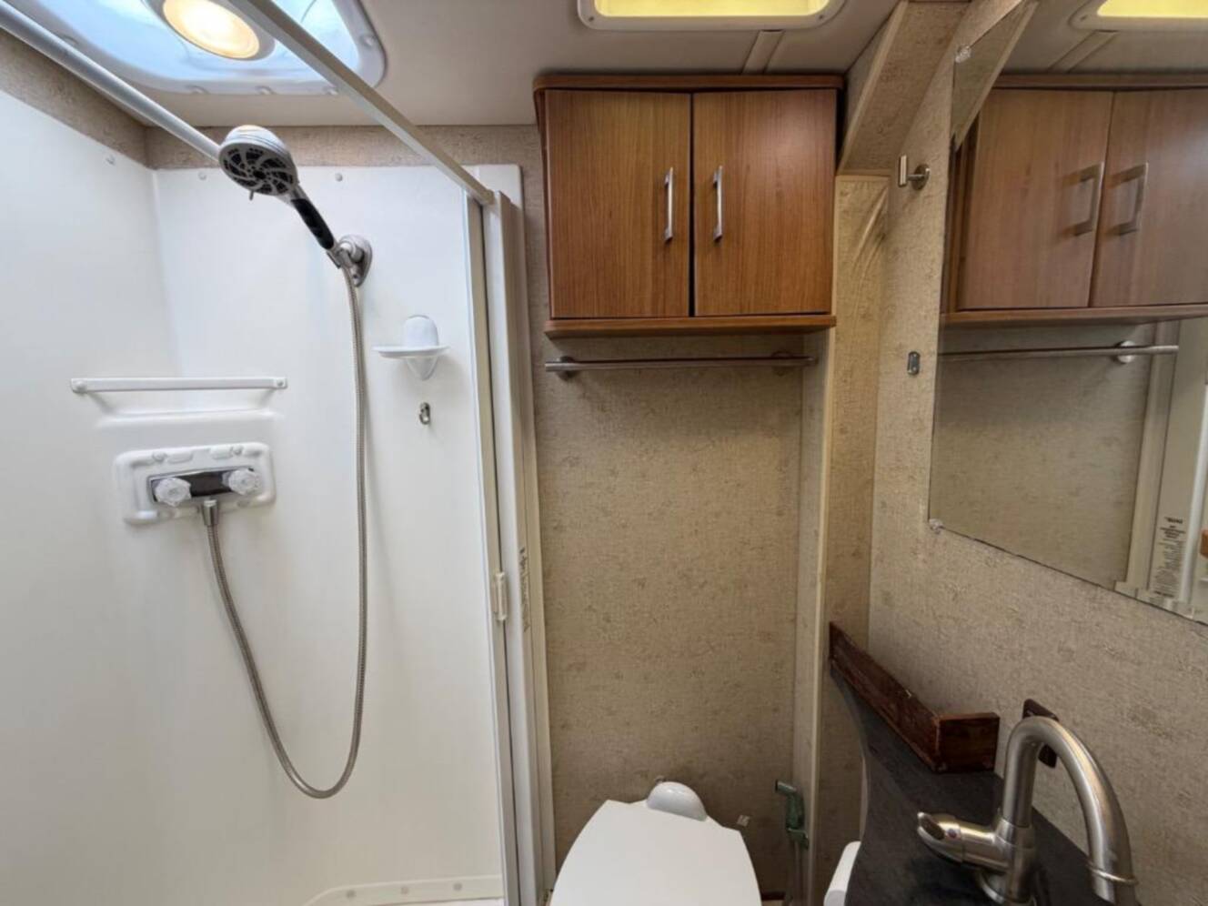 A photo of this 2015 Itasca Navion 24V