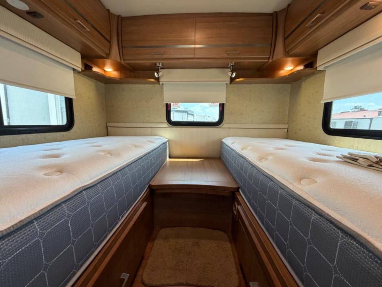 A photo of this 2015 Itasca Navion 24V