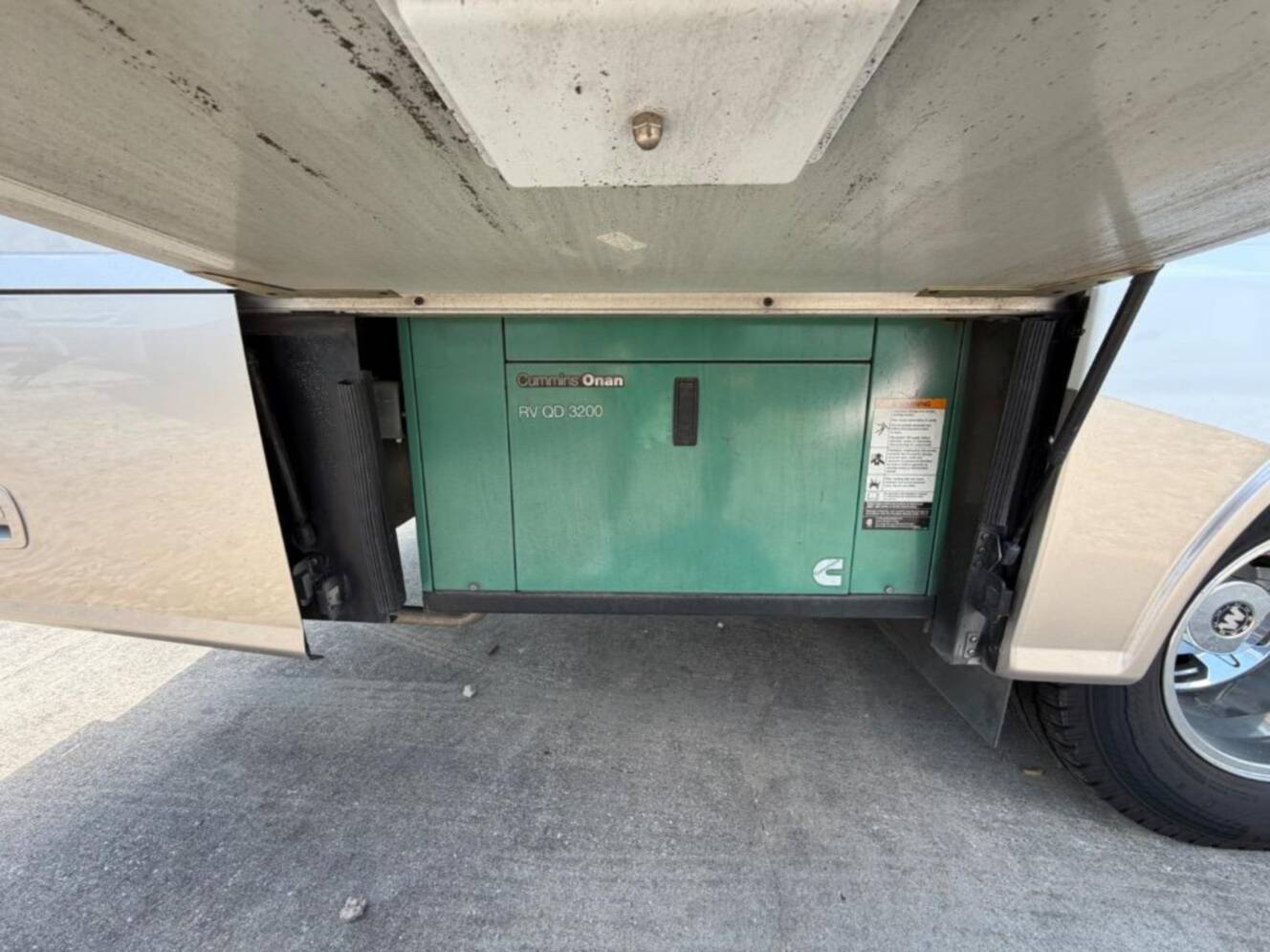 A photo of this 2015 Itasca Navion 24V