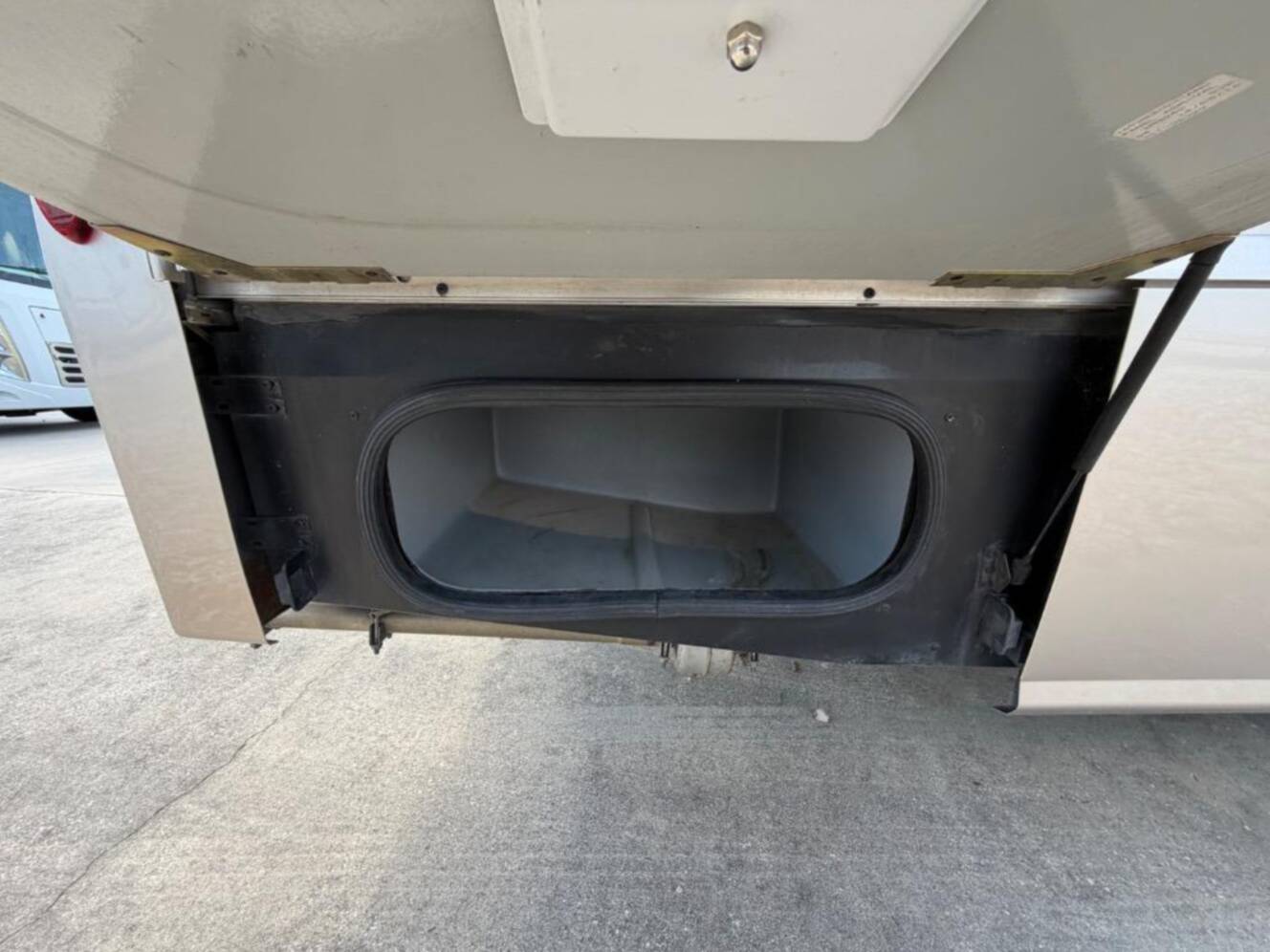 A photo of this 2015 Itasca Navion 24V