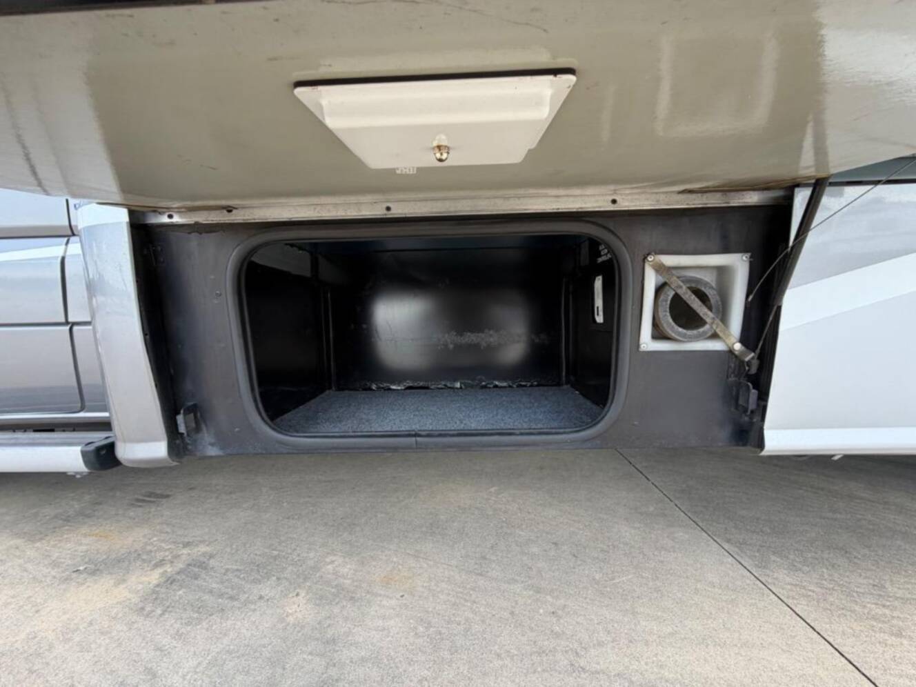 A photo of this 2015 Itasca Navion 24V