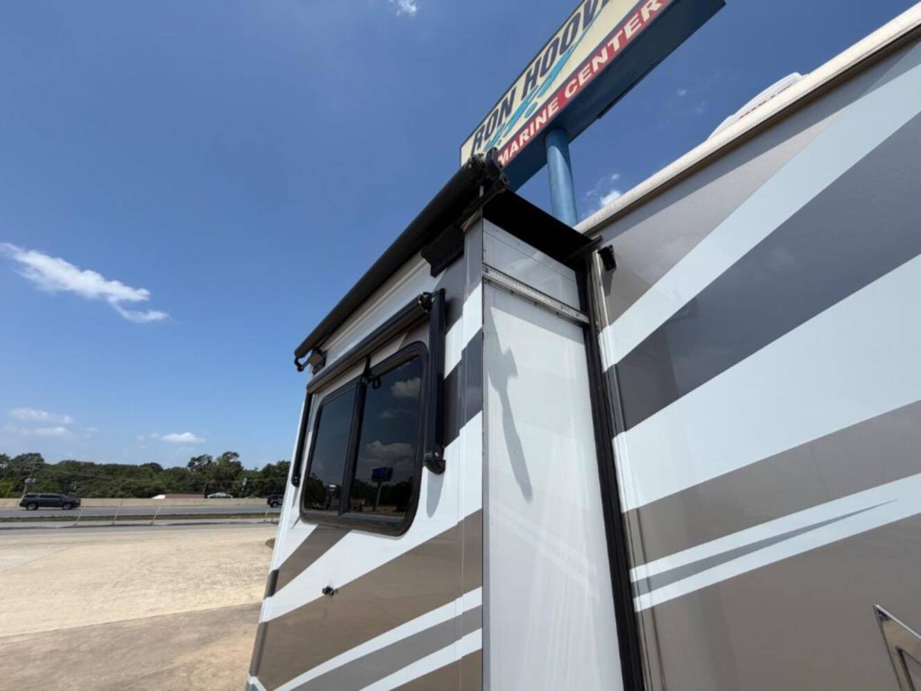 A photo of this 2015 Itasca Navion 24V