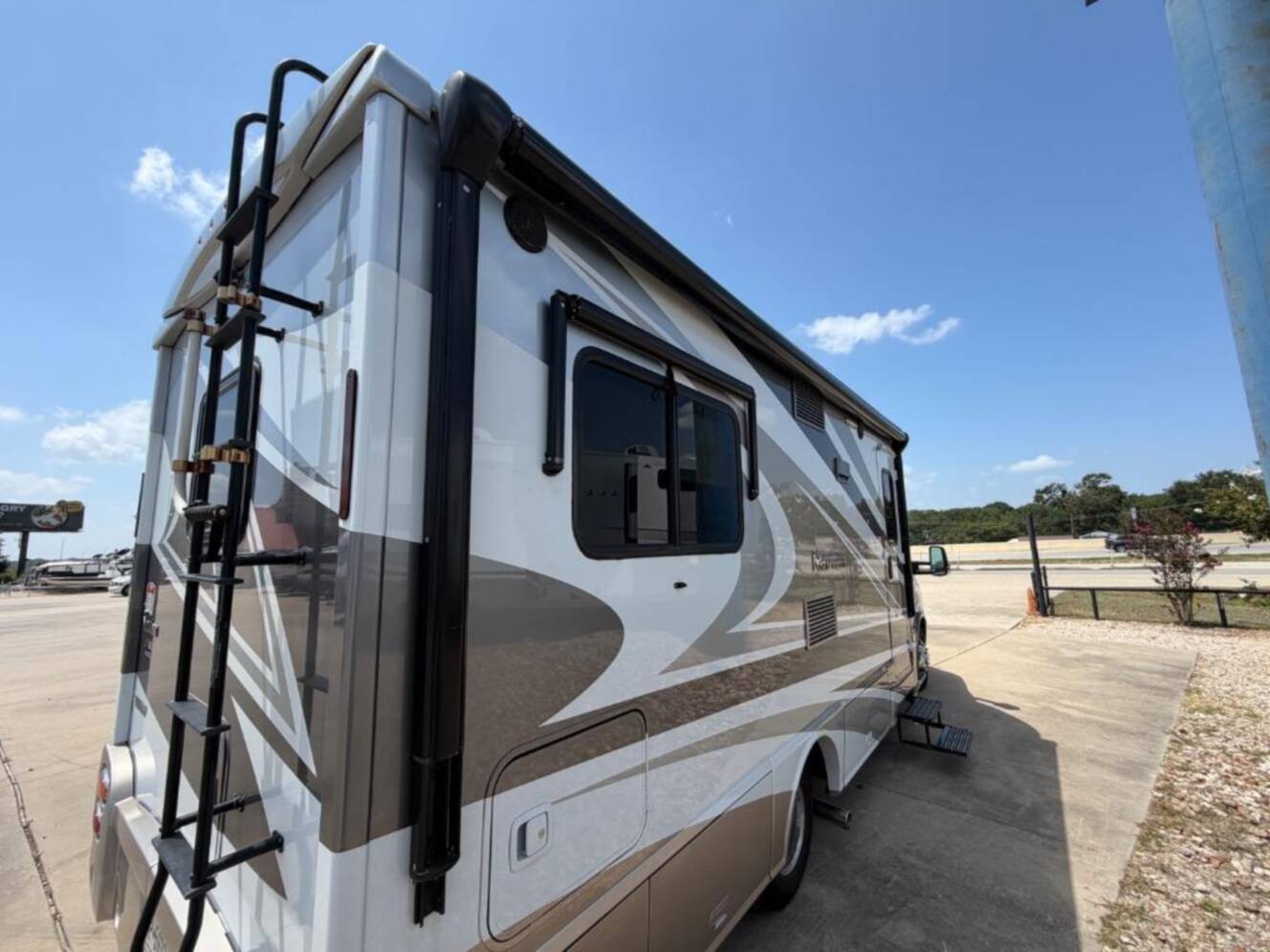 A photo of this 2015 Itasca Navion 24V