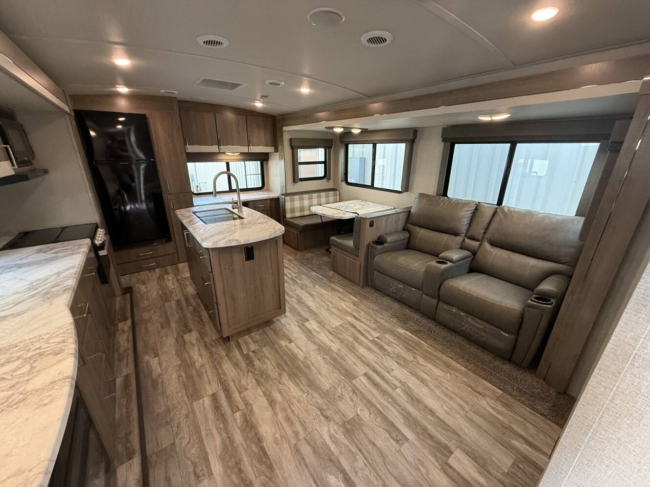 A photo of this 2022 Grand Design Imagine 2670 MK