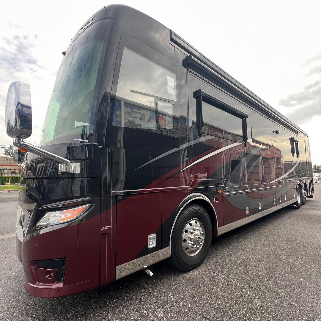 2023 Newmar London Aire 4521 in seffner FL