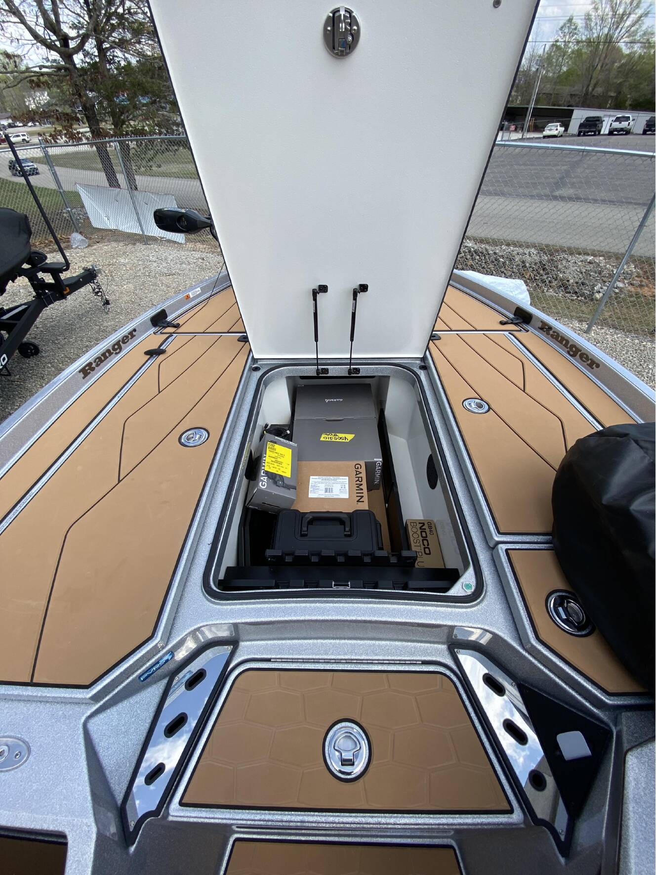 A photo of this 2026 Ranger Boats Z Comanche® Z520R Ultra