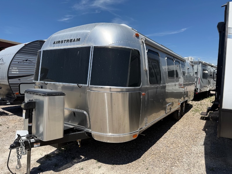 2022 Airstream Flying Cloud 30FB Bunk RV