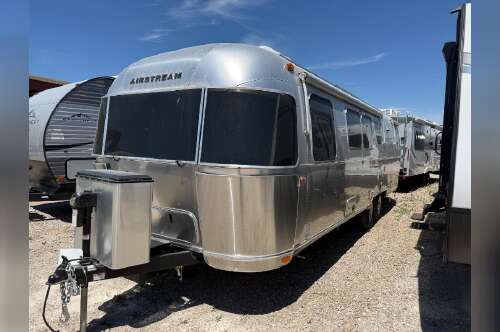 2022 Airstream Flying Cloud 30FB Bunk in neenah WI