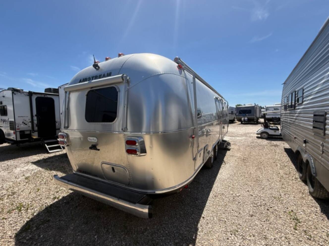 A photo of this 2022 Airstream Flying Cloud 30FB Bunk